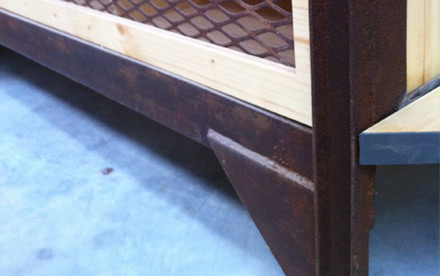 conception mobilier acier-bois museographie
